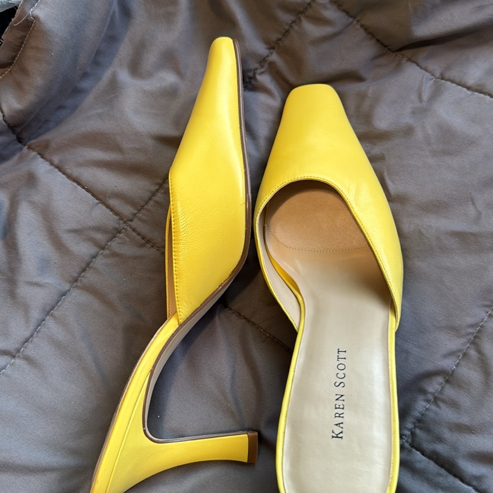 Mules - Picture 2 of 4